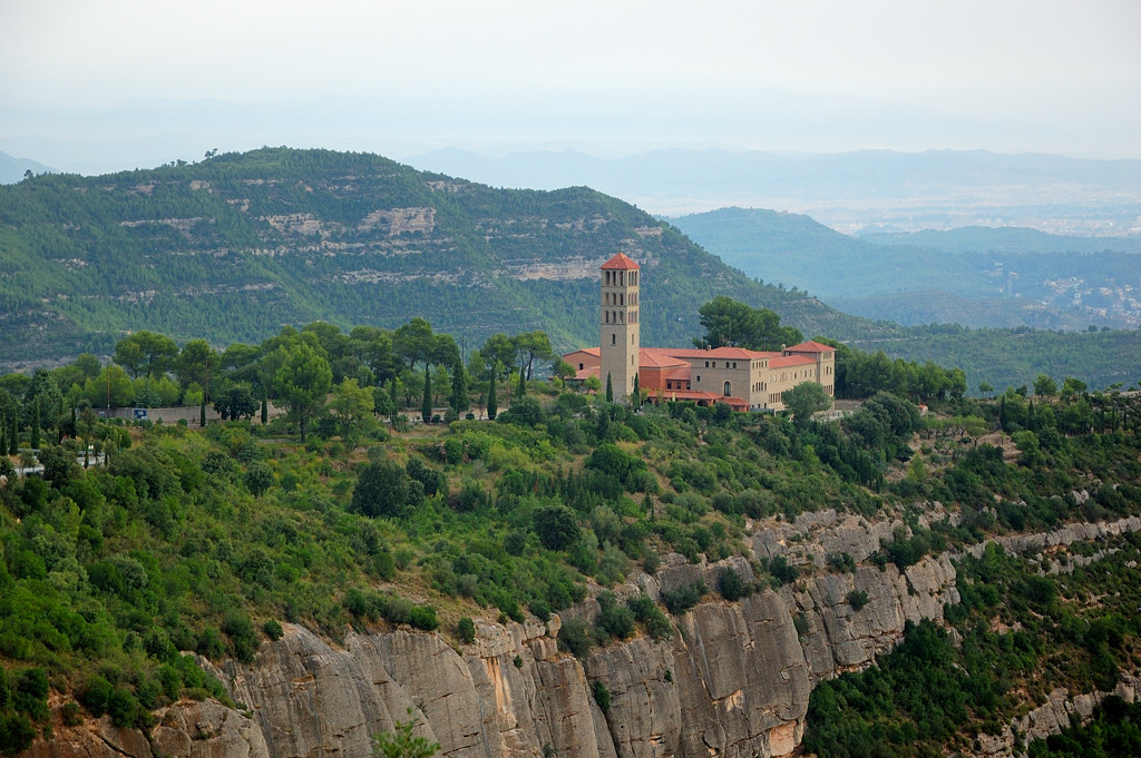 Фантастические горы монастыря Монсеррат Монистроль-де-Монтсеррат, Испания