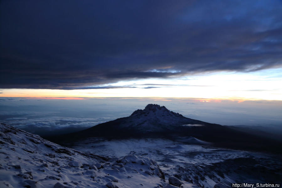 Рассвет на Килиманджаро Вид на Мавензи Танзания