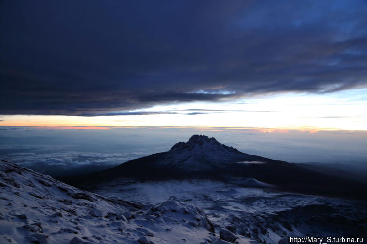 Рассвет на Килиманджаро В