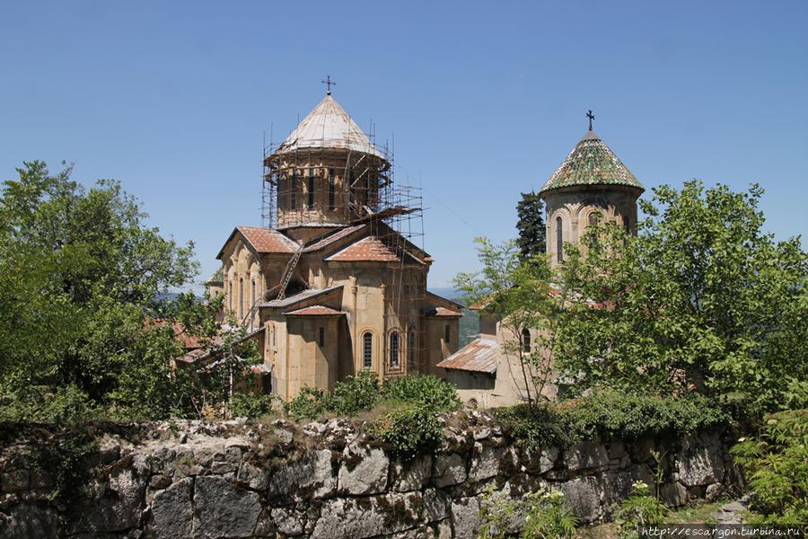 Гелатский монастырь недалеко от Кутаиси
