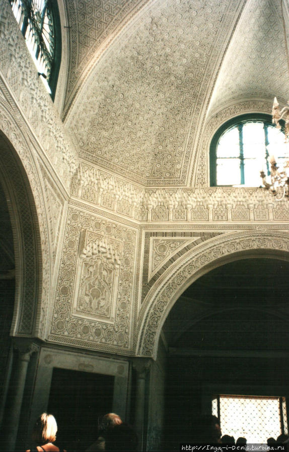 Удивительные резные алебастровые потолки в музее Бардо Сусс, Тунис