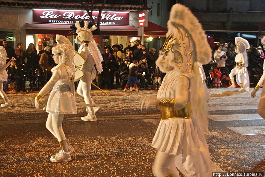 и это тоже знакомые римляне-легионеры (с той самой первой увиденной нами платформой) и это тоже знакомые римляне-легионеры (с той самой первой увиденной нами платформой)
