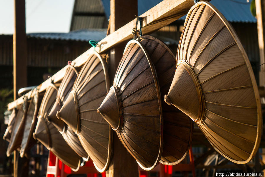 Сувениры с озера Инле Озеро Инле, Мьянма Сувениры с озера Инле Озеро Инле, Мьянма