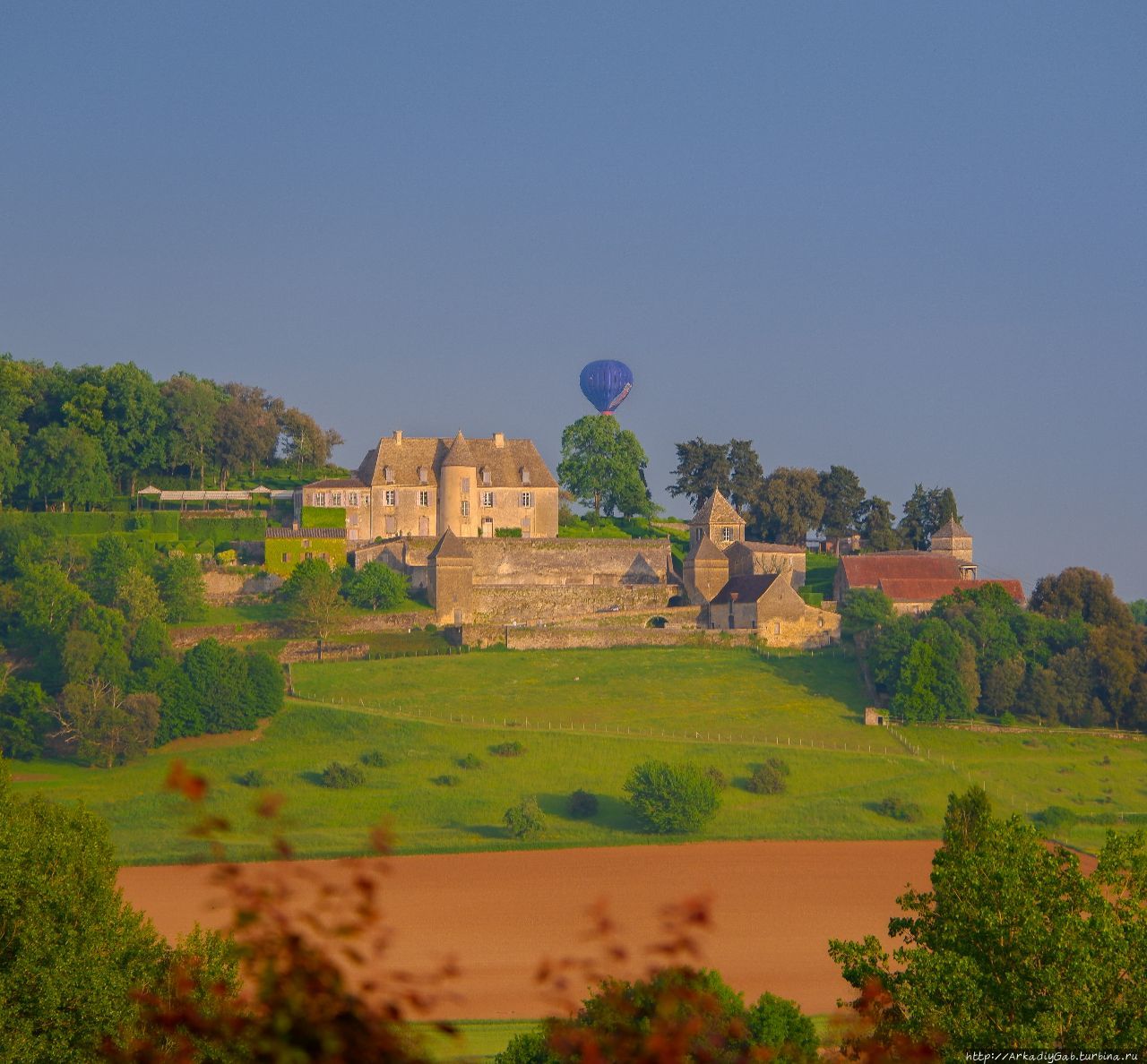 Время заката Бенак-э-Казнак, Франция Время заката Бенак-э-Казнак, Франция