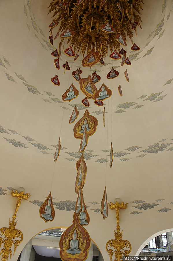 Чианграй, 5-й день, Ват Ронг Кун (Wat Rong Koon) Чианграй, Таиланд Чианграй, 5-й день, Ват Ронг Кун (Wat Rong Koon) Чианграй, Таиланд