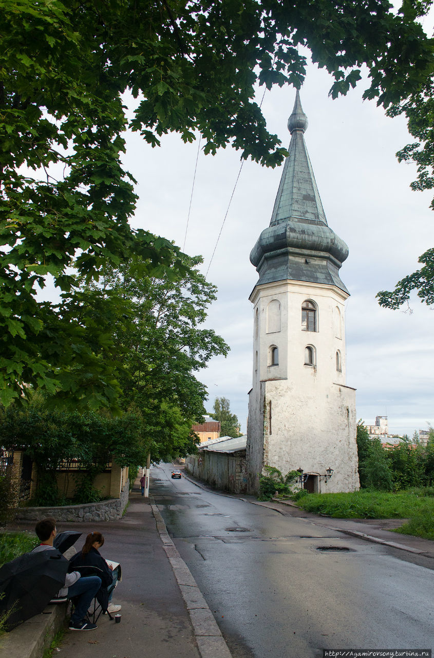 Башня Ратуши, построена в XV в. Одна из двух сохранившихся башен Выборгской крепости. Выборг, Россия