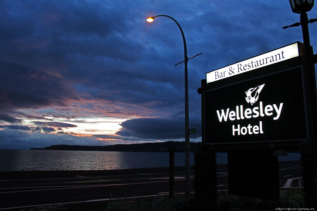 Веллесли Отель на Озере / Wellesley Hotel on Lake