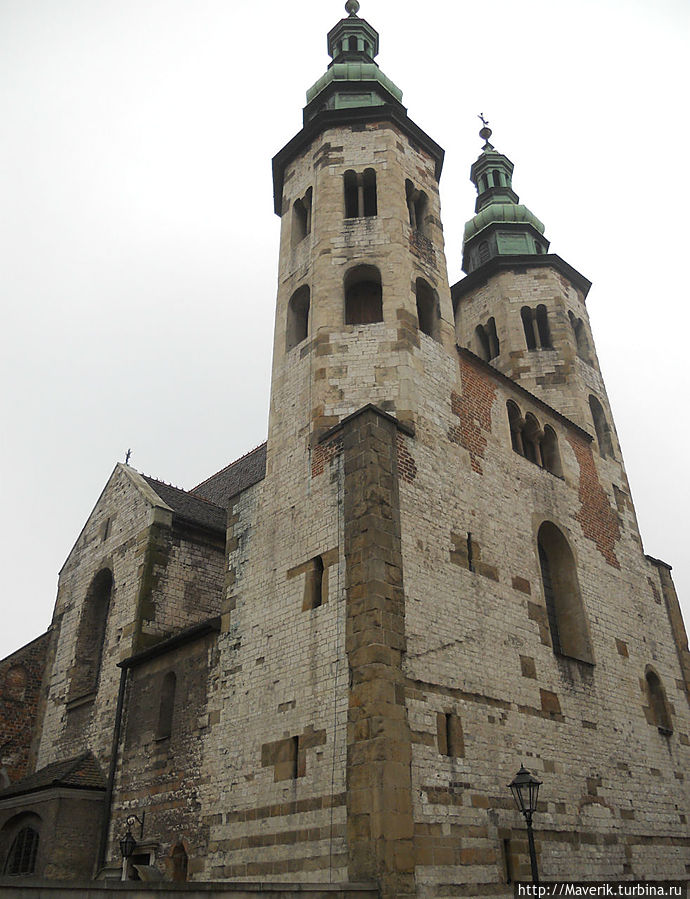 Костёл Св. Анджея (1079-1098). Является одним из старейших костёлов Кракова. Сейчас в нём располагается монастырь Кларисок. Краков, Польша