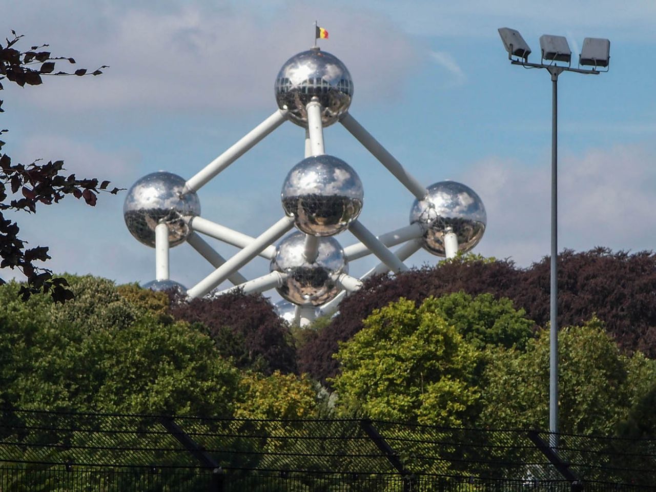 Приключения внутри железной молекулы Брюссель, Бельгия