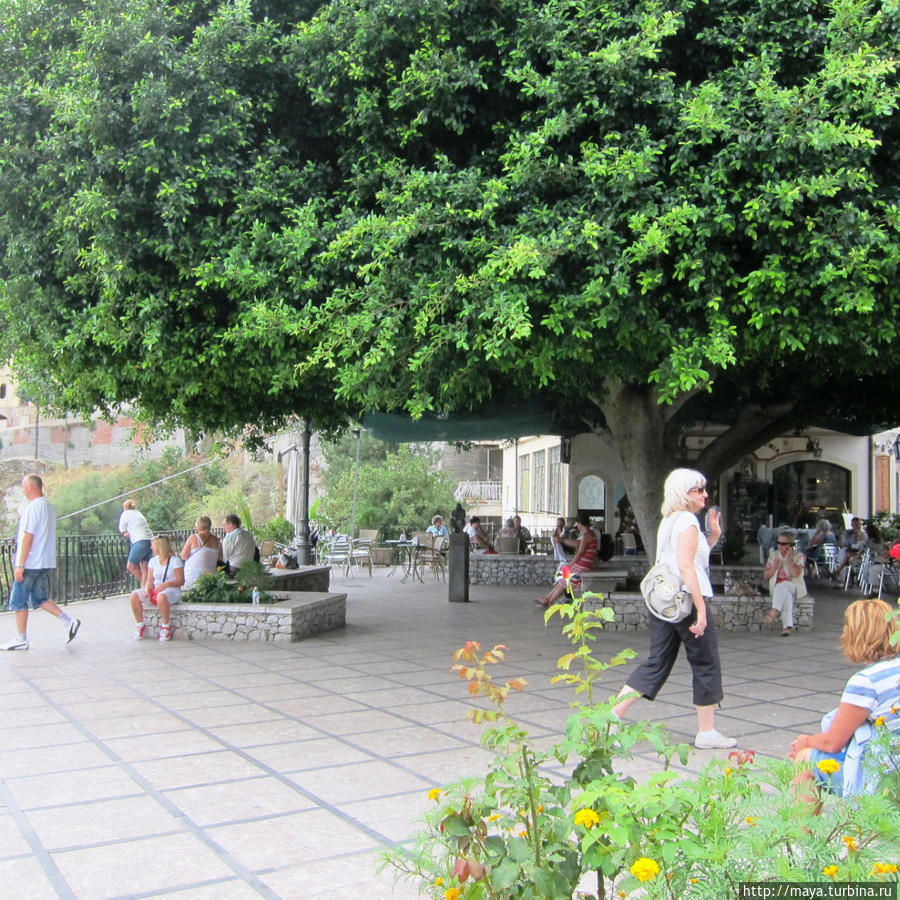 О месте обитания киношной мафии