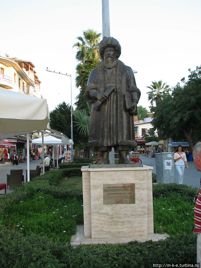 Вечерняя прогулка по Кушадасы Кушадасы, Турция Вечерняя прогулка по Кушадасы Кушадасы, Турция