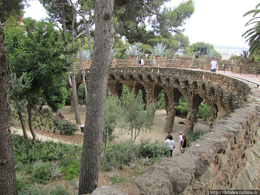 Парк Гуэля, очаровательное творение Гауди Барселона, Испания