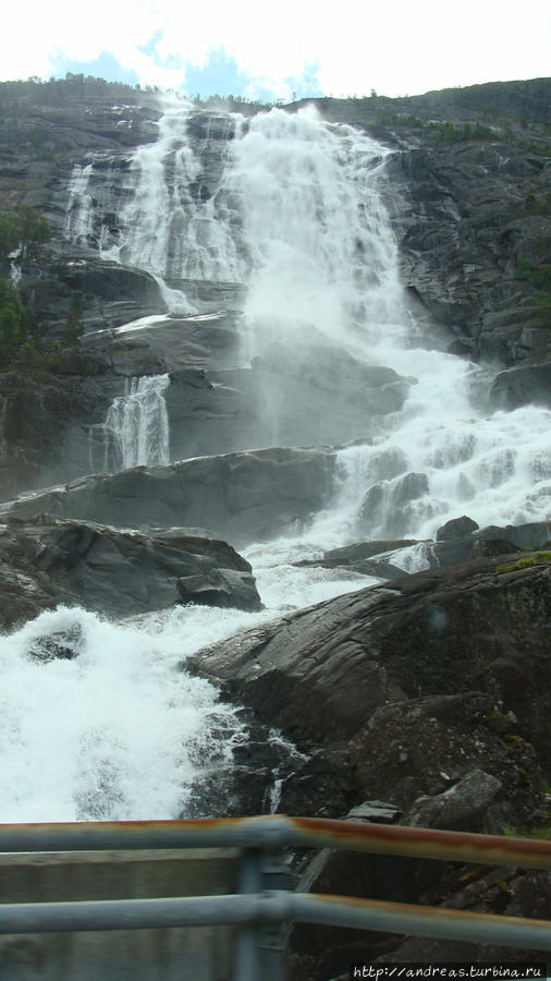 Водопад Лангфоссен Норвегия