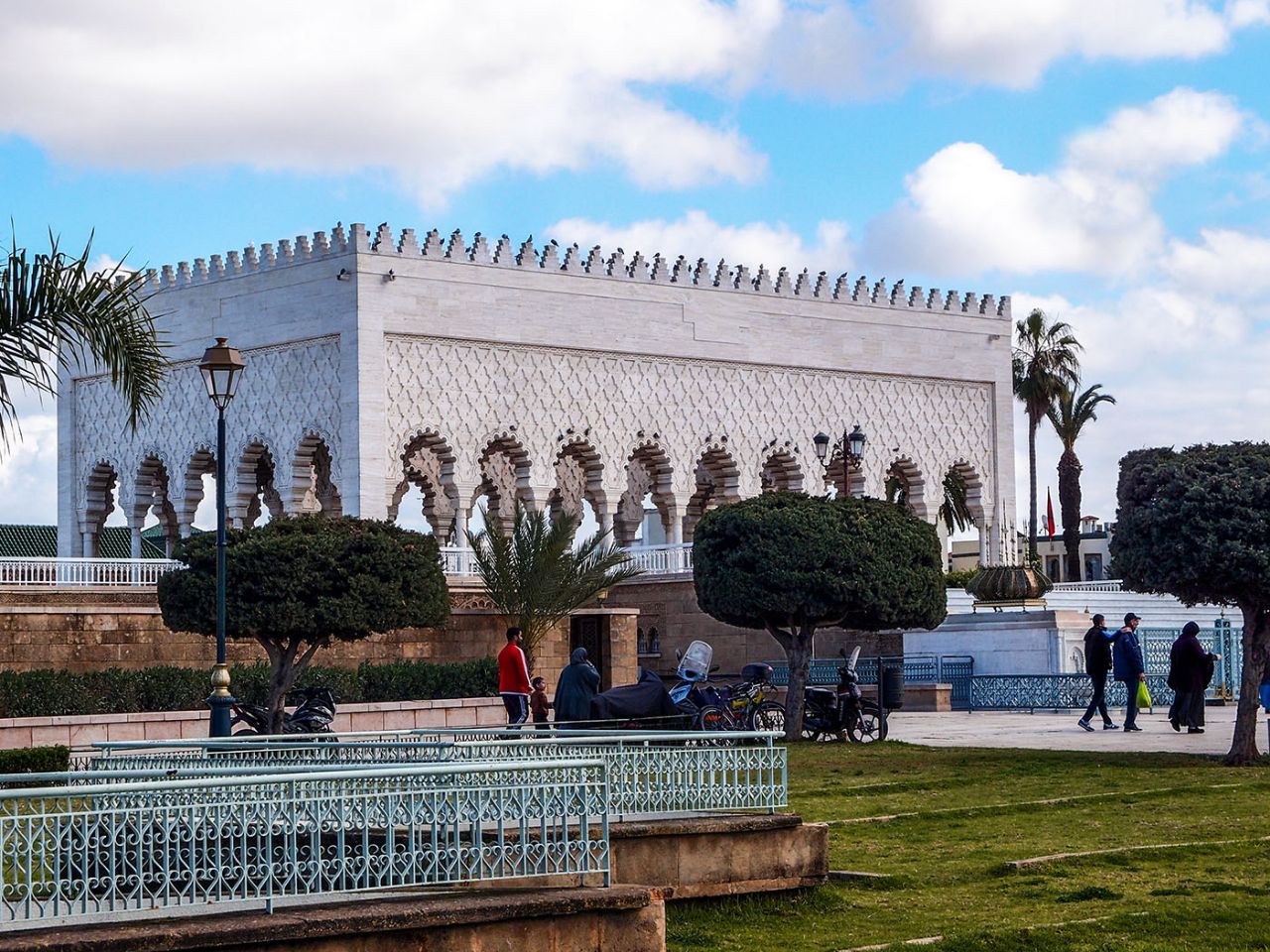 Младшая сестра Хиральды и Королевский мавзолей Рабат, Марокко