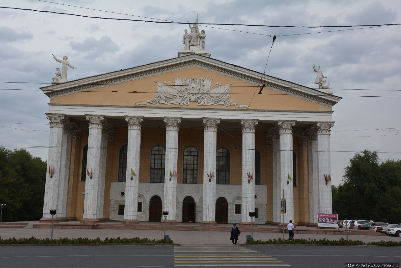 театр оперы и балета Бишкек, Киргизия