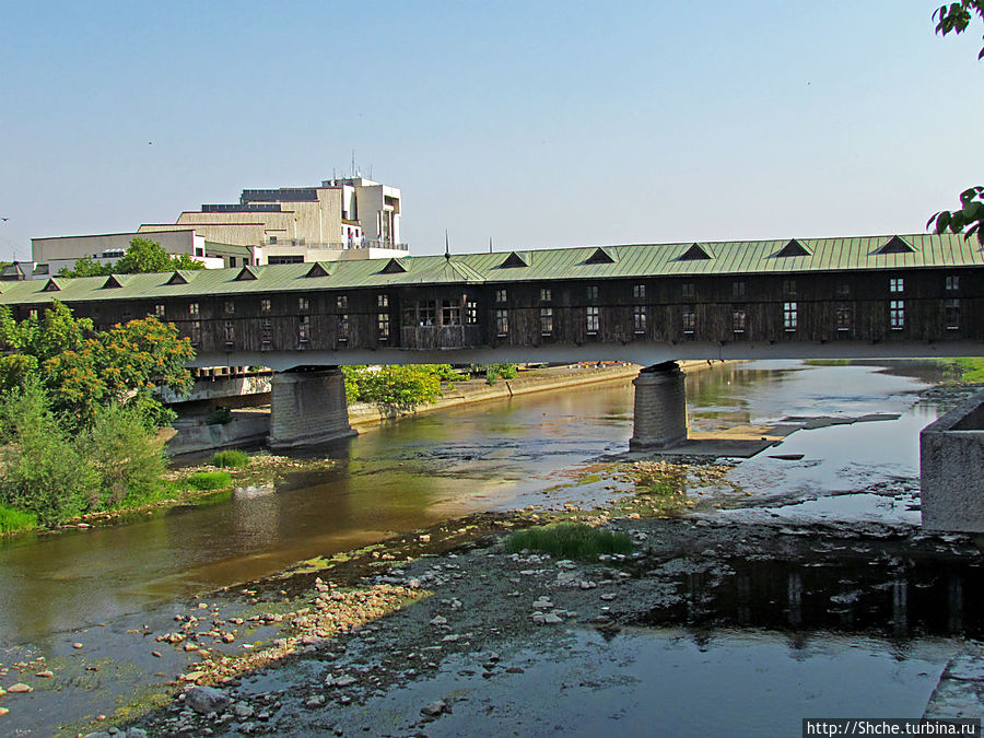 переходим реку по соседнему мосту Ловеч, Болгария