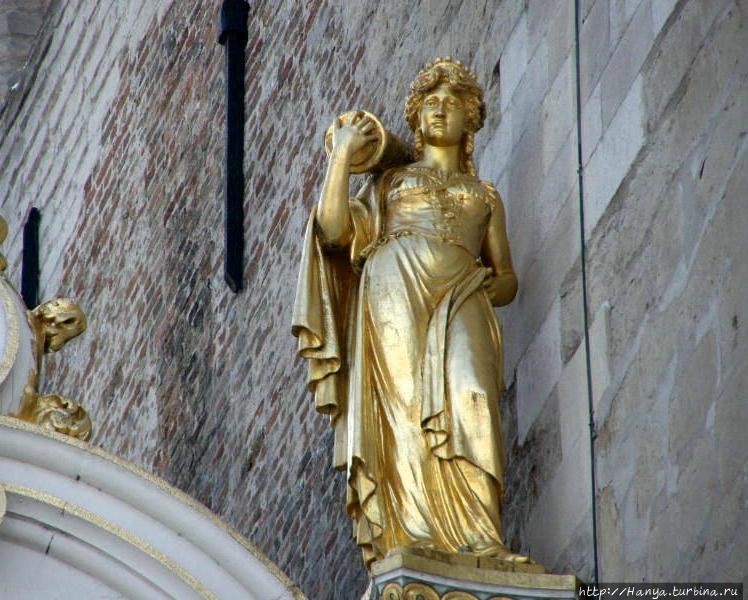 Декор Старой части Дворца Правосудия. Фото из интернета Брюгге, Бельгия