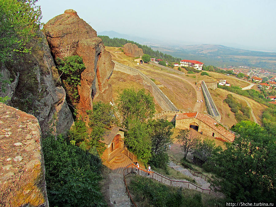 вся нижняя часть крепости как на ладони вся нижняя часть крепости как на ладони