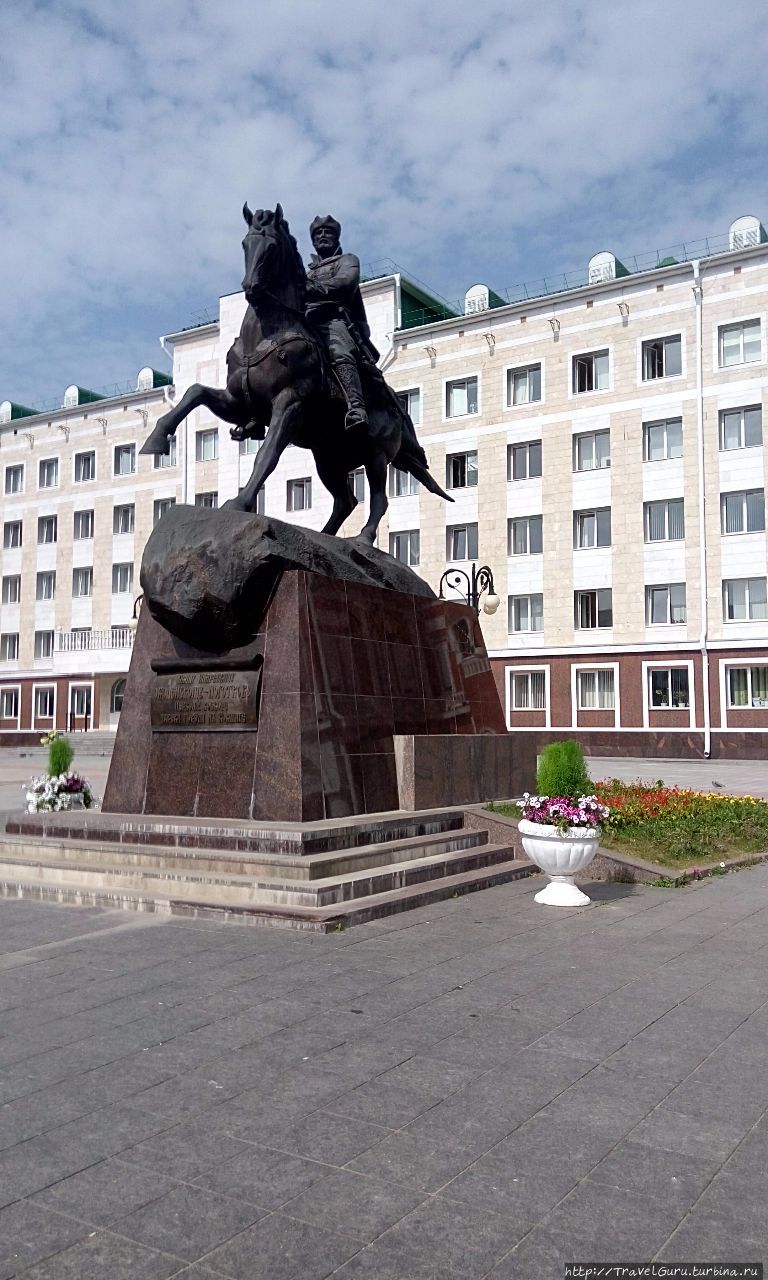 Памятник Оболенскому-Ноготкову, первому воеводе Царева града на Кокшаге Йошкар-Ола, Россия