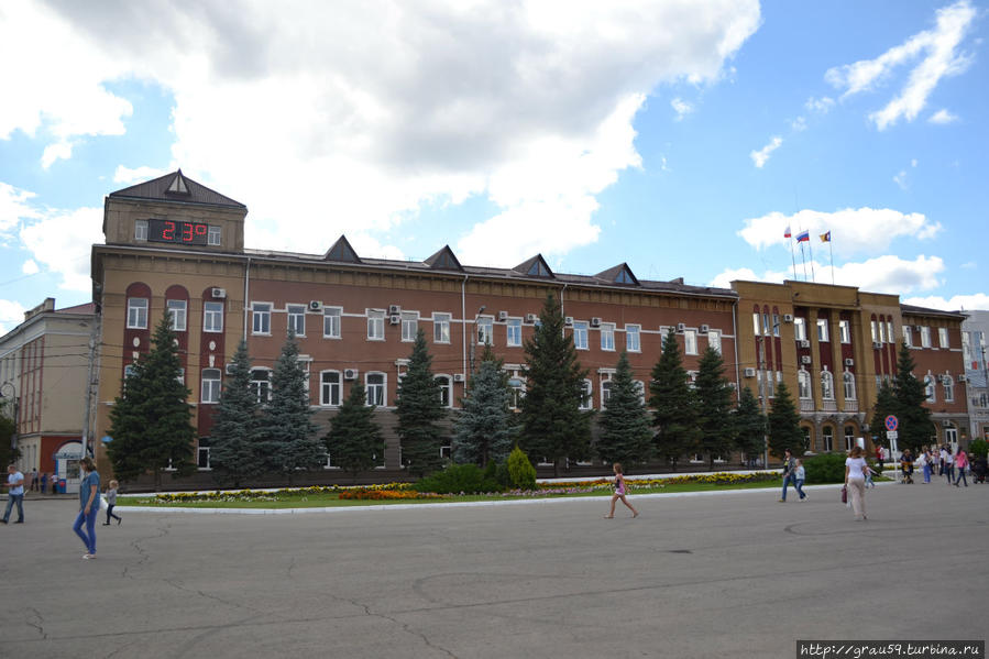 Бывшее здание правительства республики Энгельс, Россия