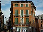 Больше всего люблю вот такие рыжие итальянские фасады.