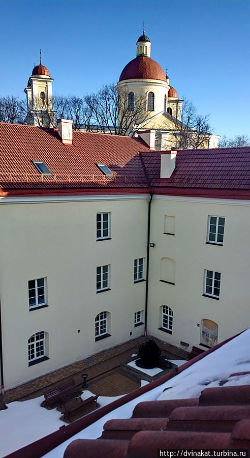 Вид из окна моностыря-отеля Вильнюс, Литва
