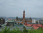 Панорама на город.Можно увидеть Ратушу и на другом берегу Данию