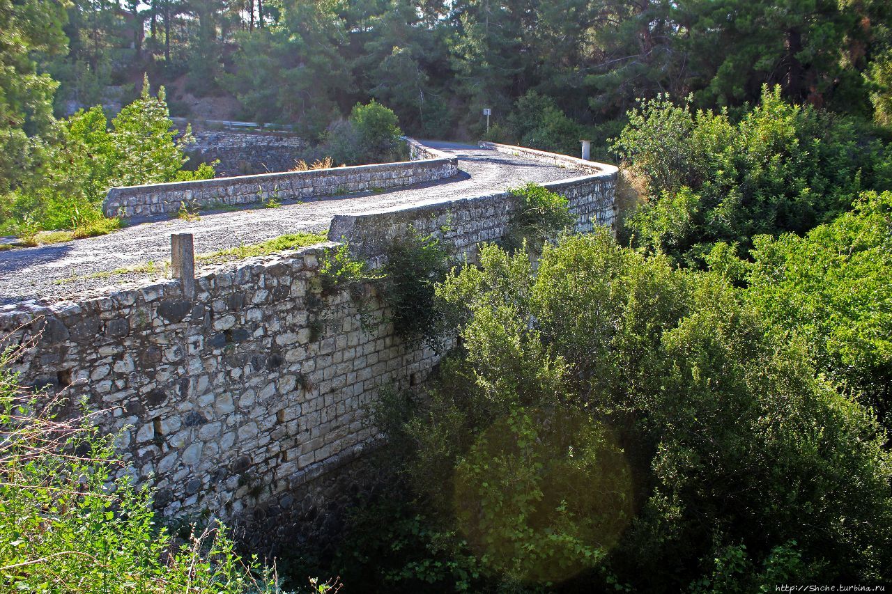 Двойной мост Тримиклини Саиттас, Кипр