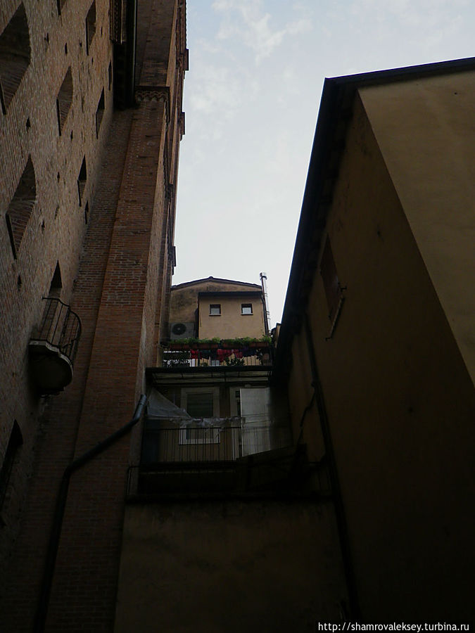 Мантуя. По улицам и площадям старинного города Мантуя, Италия