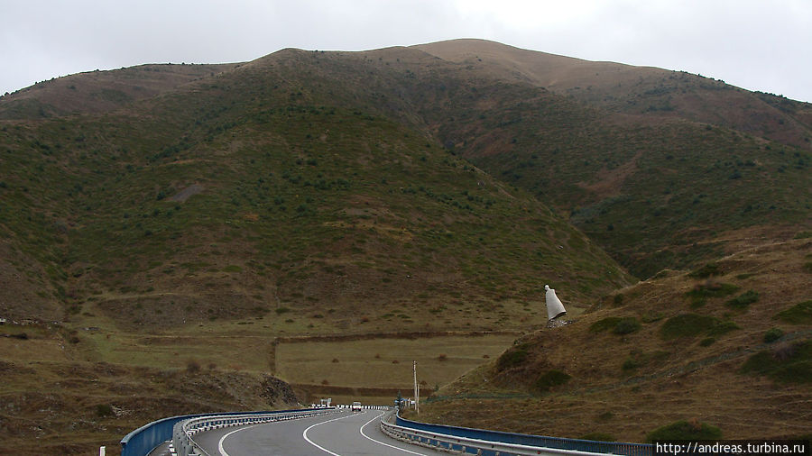 Рядом с селом Нар перед границей Рядом с селом Нар перед границей