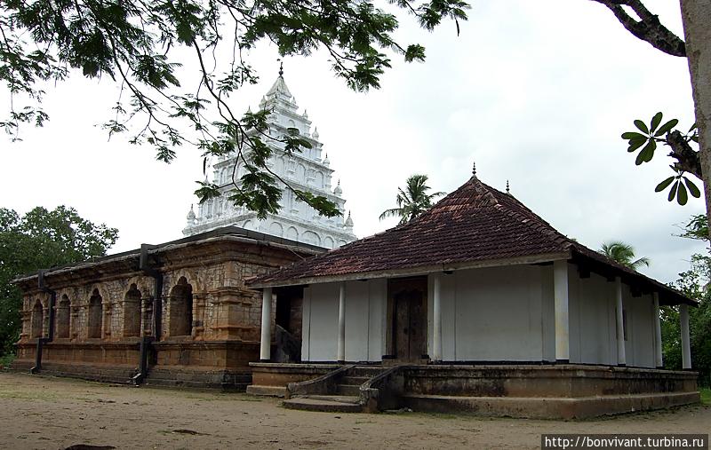 Малый храм позади Канди, Шри-Ланка