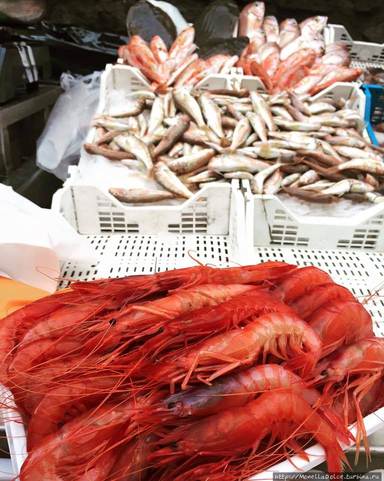 А Пискариа — рыбный рынок в Катаниа Катания, Италия