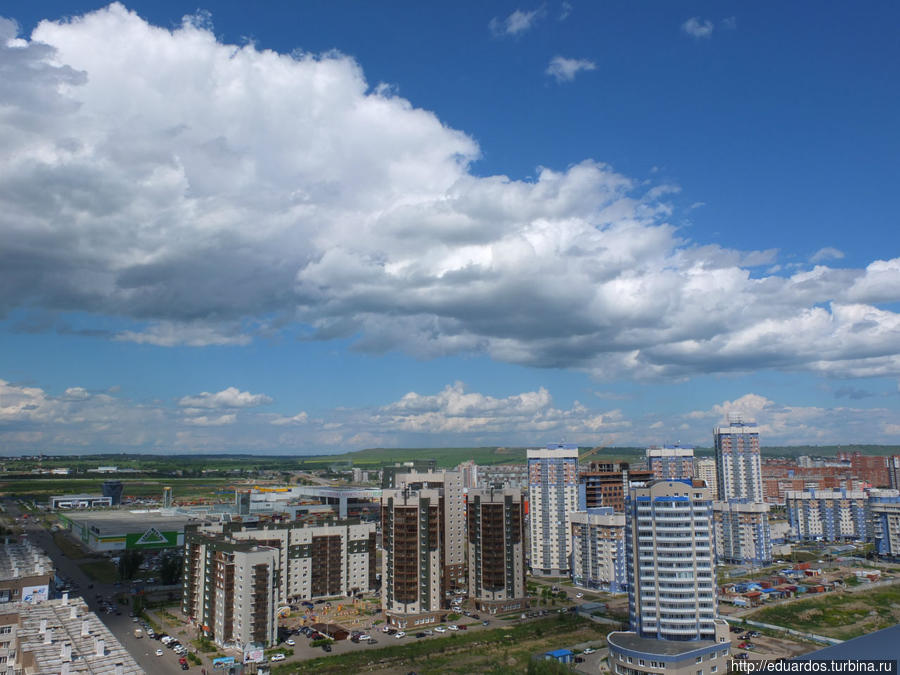 Растёт город. Всё ближе к облакам. Красноярск, Россия