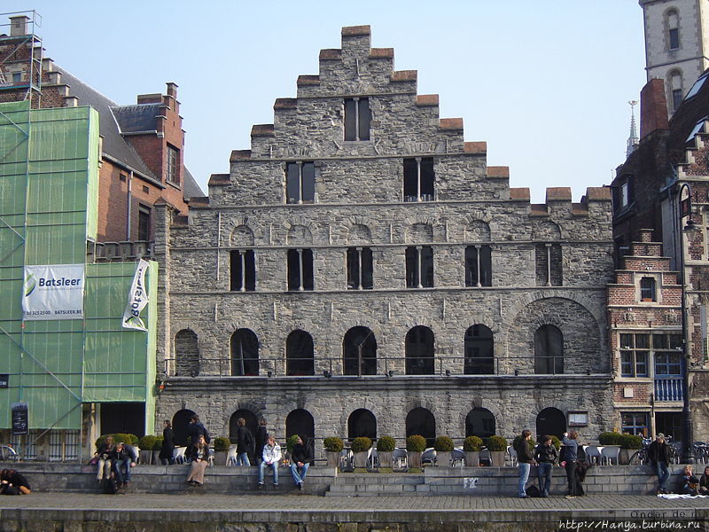 Самое старое здание на Набережной Граслей в Генте. Фото из интернета Гент, Бельгия