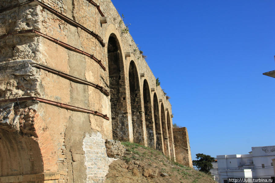 Остатки верхней Крепости, защищавшей город Алжир, Алжир
