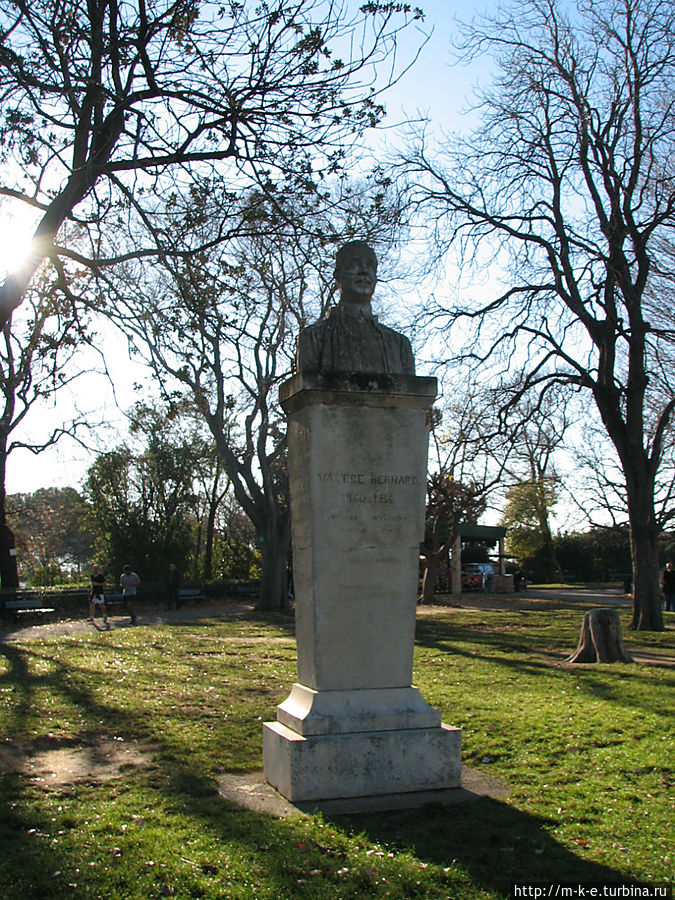 Памятник художнику Памятник художнику