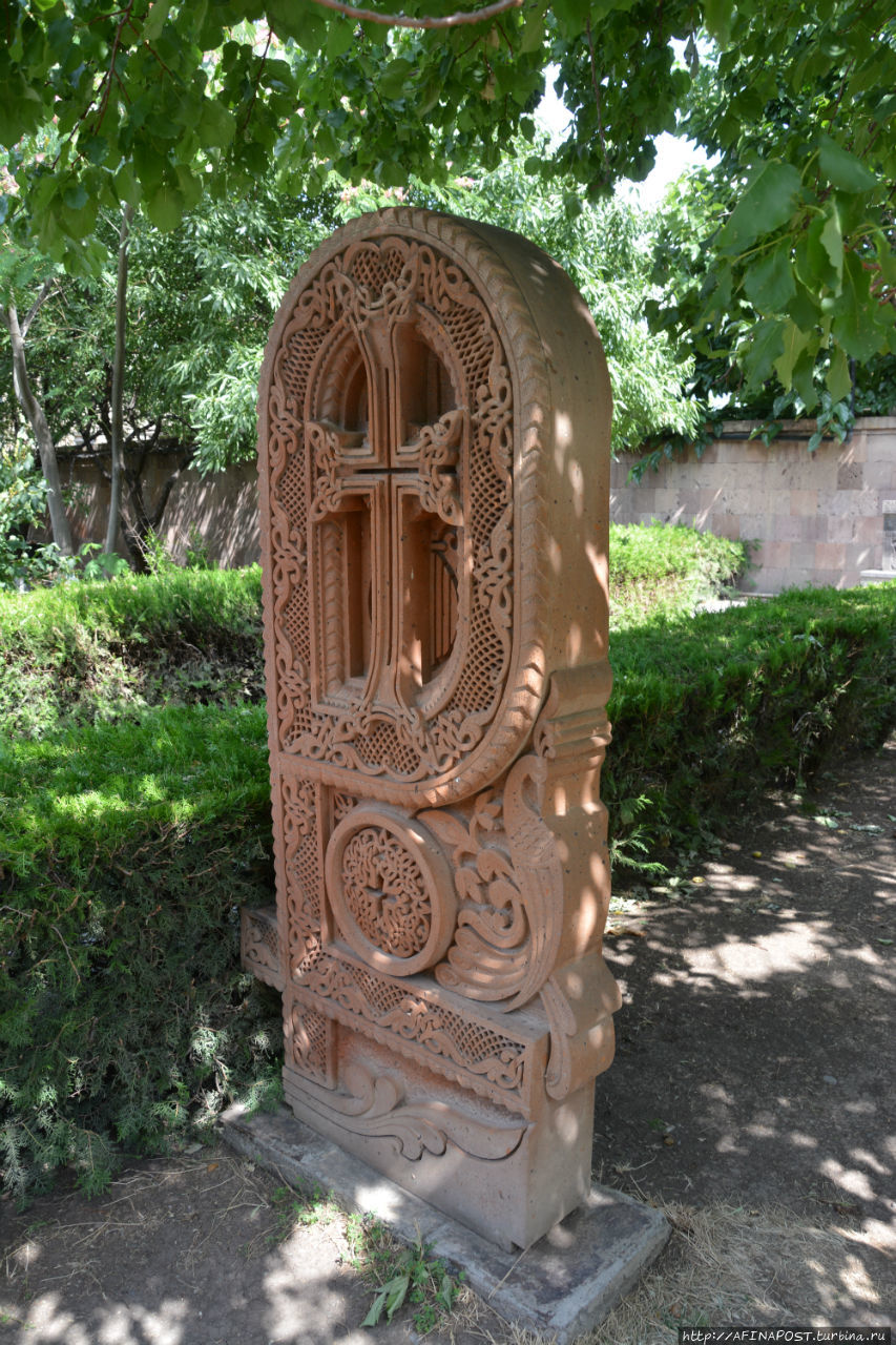 Ошакан. Неугасимая лампада Месропа Маштоца Ошакан, Армения