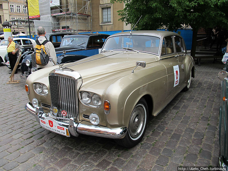 Выставка старых автомобилей в Торуне Торунь, Польша Выставка старых автомобилей в Торуне Торунь, Польша