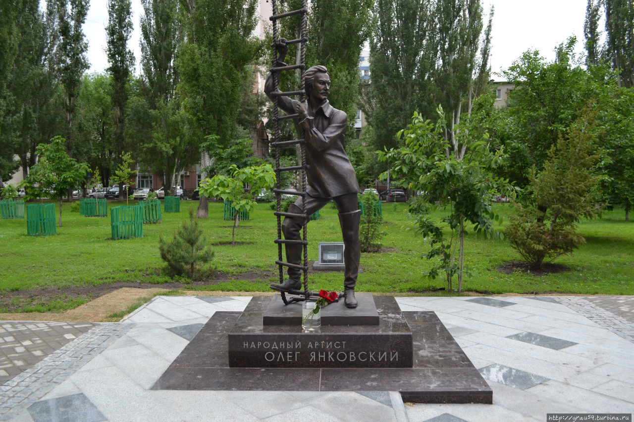 Памятник О.И.Янковскому Саратов, Россия
