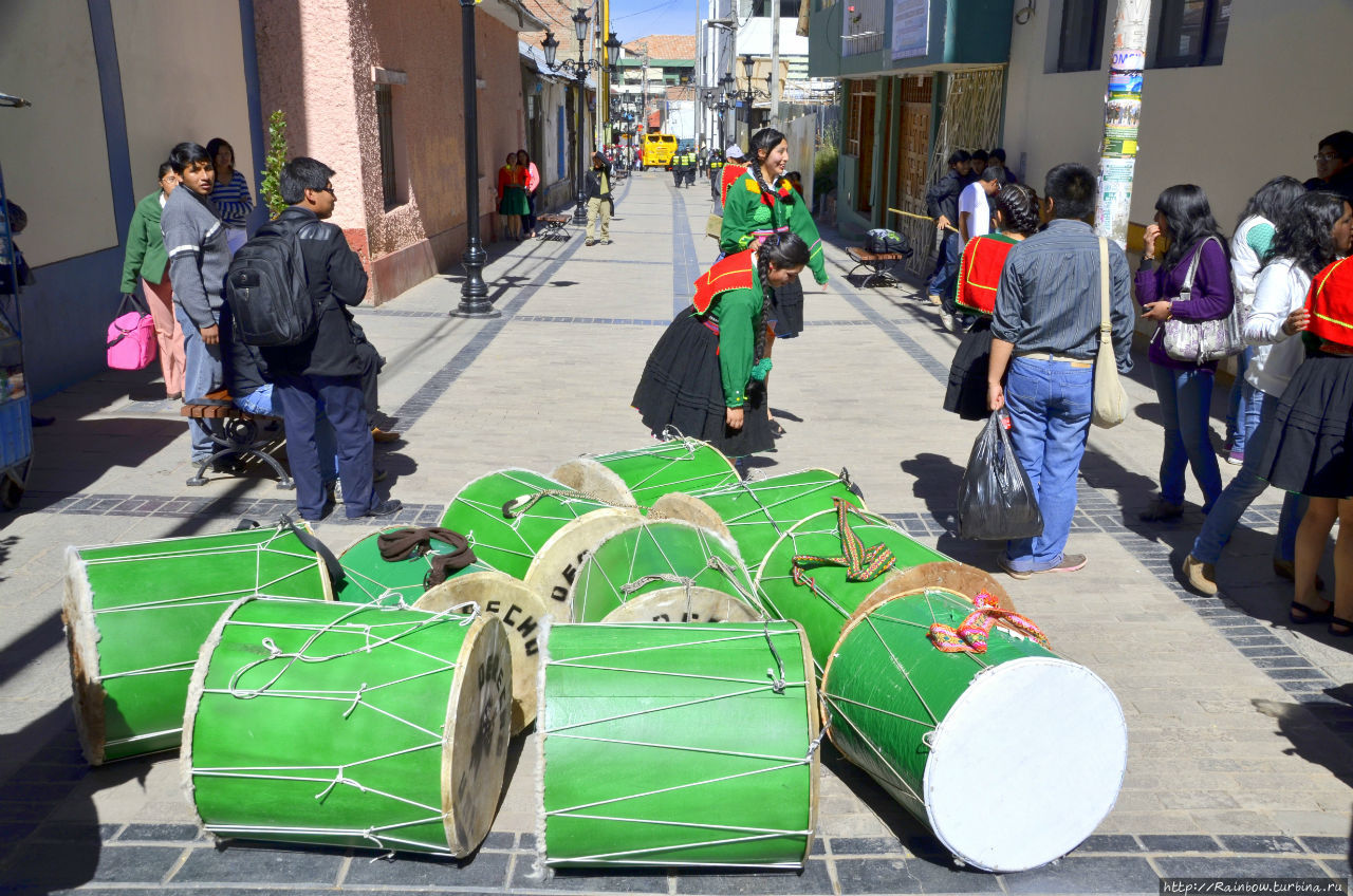 Танцующий город Пуно, Перу Танцующий город Пуно, Перу