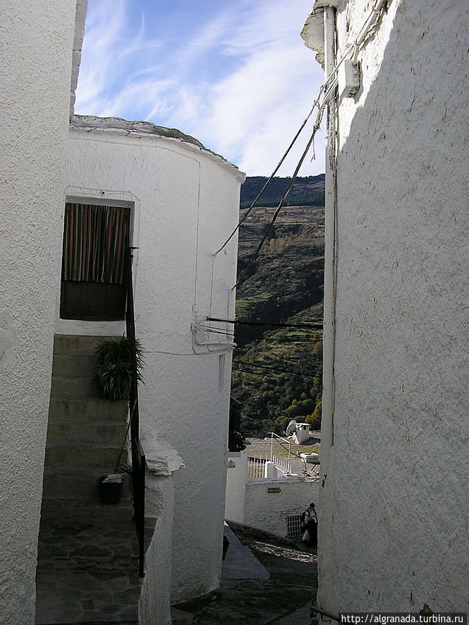 Очарование горного края Альпухарра-де-ла-Сьерра, Испания Очарование горного края Альпухарра-де-ла-Сьерра, Испания