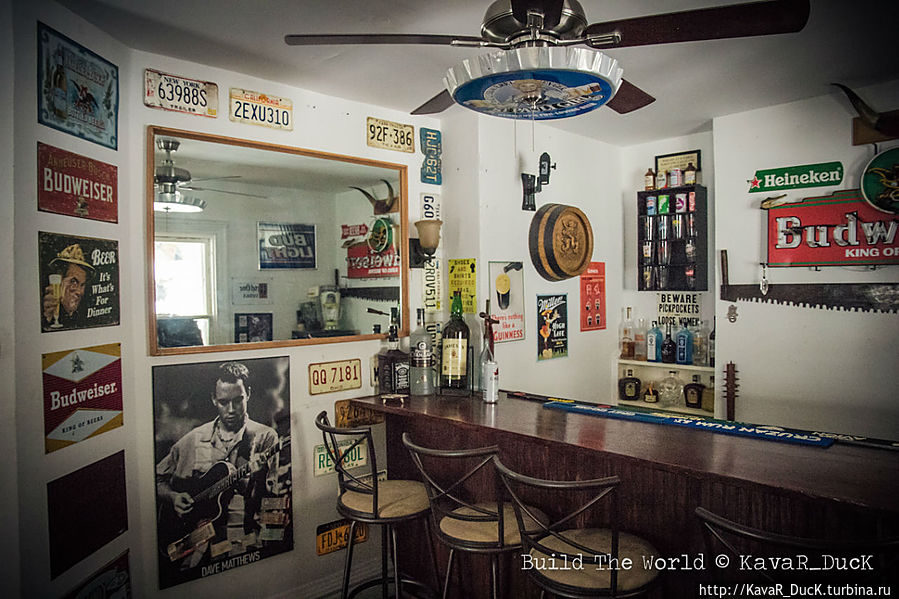 Дом Майка — барная стойка Дом Майка — барная стойка