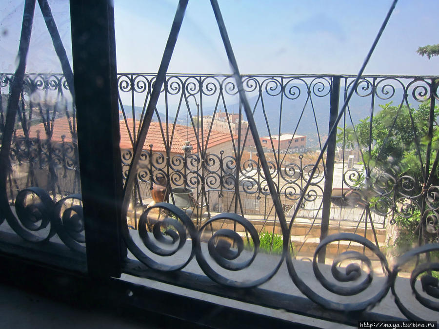 Видите море за окном? Вот и я вижу, хотя точно знаю, что до моря далеко Цфат, Израиль Видите море за окном? Вот и я вижу, хотя точно знаю, что до моря далеко Цфат, Израиль