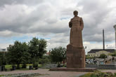 Памятник Малышеву.