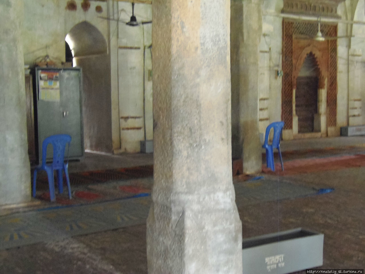 Багерхат. Мечеть Гунбад - мечеть Шестидесяти Куполов.