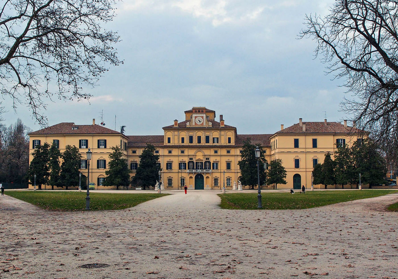 Архитектура, история и искусство в городе Герцогов Парма, Италия