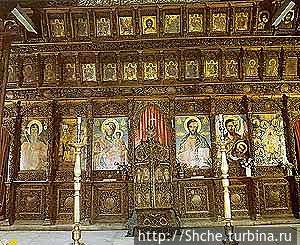 Небольшой культурный шок от старой болгарской церкви Троян, Болгария