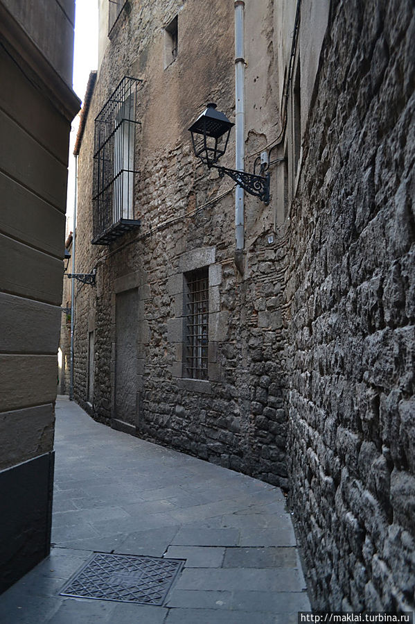 По пути к площади Короля. По пути к площади Короля.