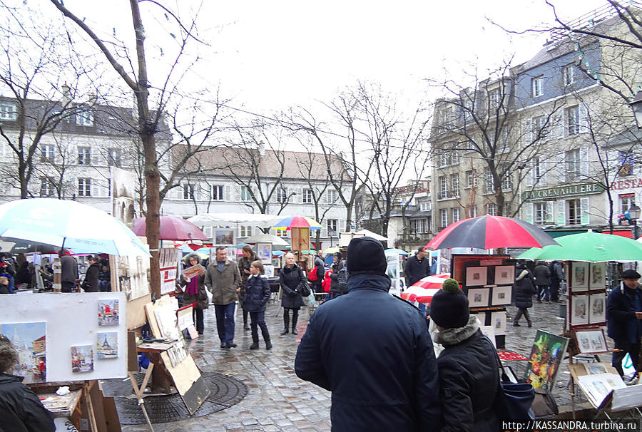 Раздражающая всех площадь Тертр Париж, Франция Раздражающая всех площадь Тертр Париж, Франция