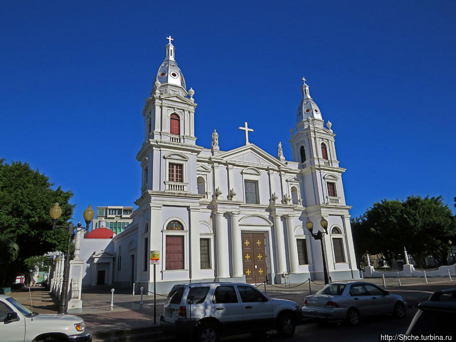 фасад Кафедрального собора Нуэстра-Сеньора-де-ла-Гуадалупе... Понсе, Пуэрто-Рико